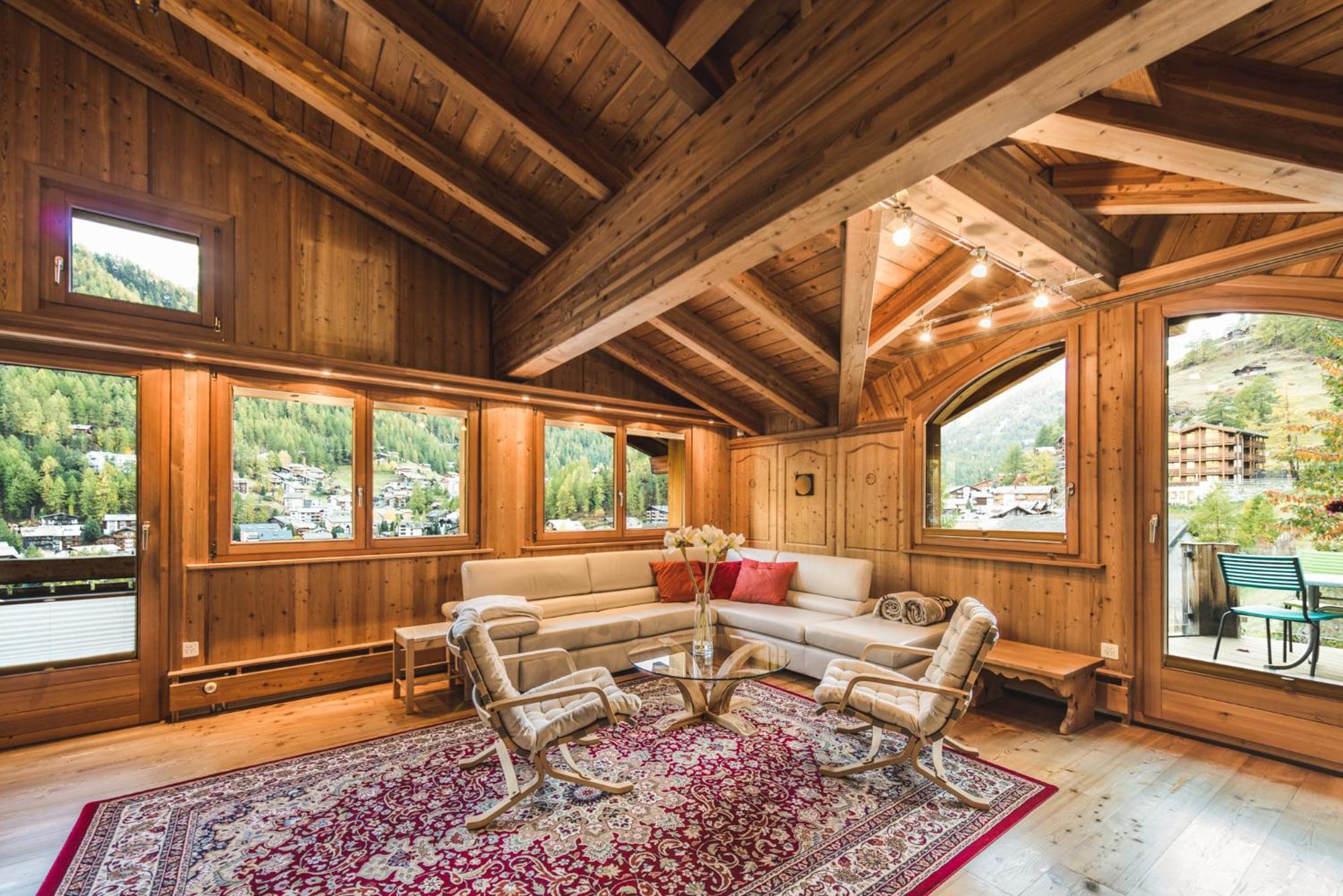 Luxury & By Mountain Exposure